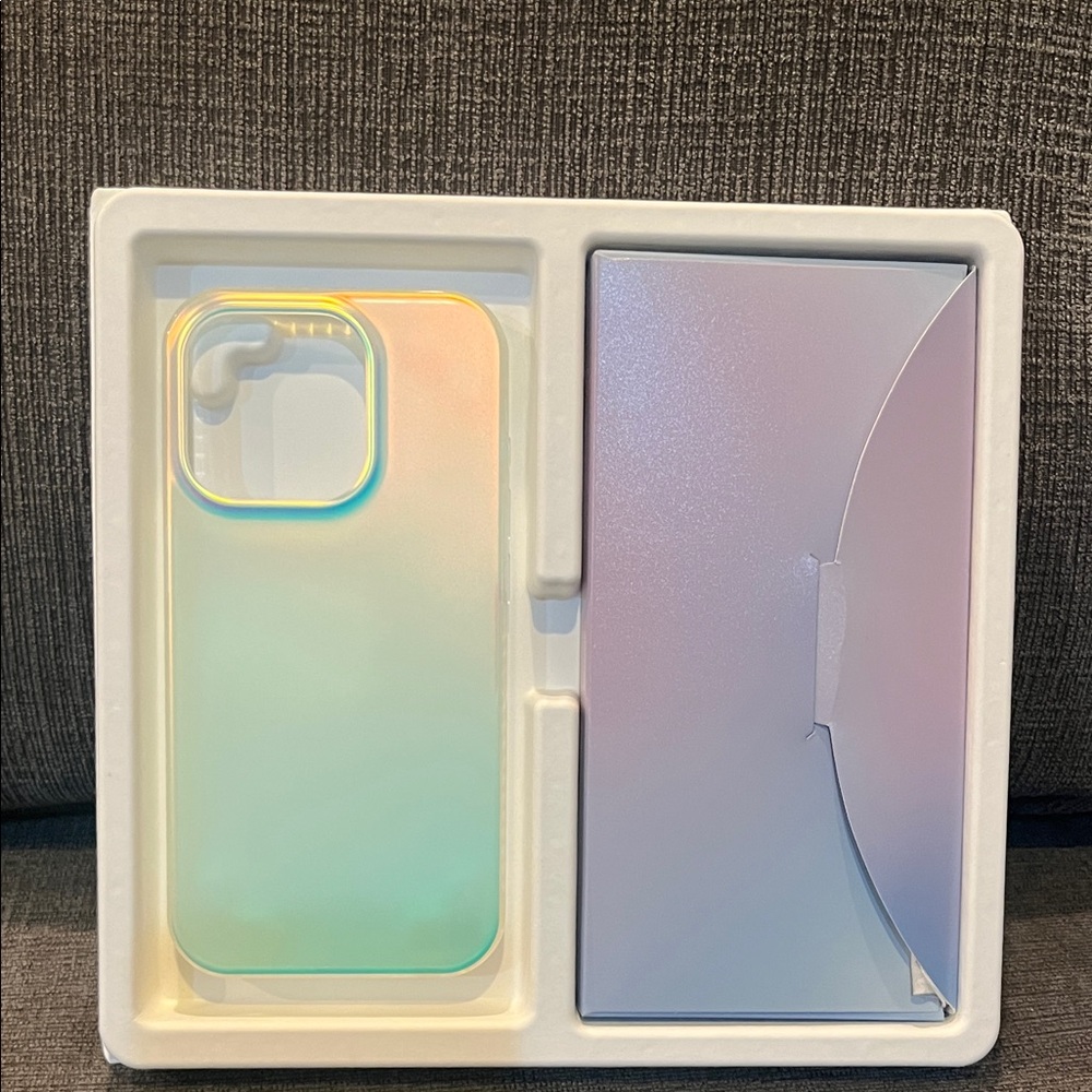 LONLI Hue Iridescent matte phone case iPhone 15 pro.